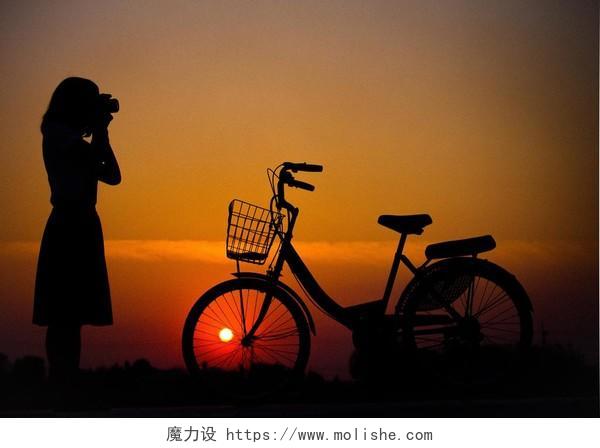 风景夕阳光剪影摄影女性背景图片